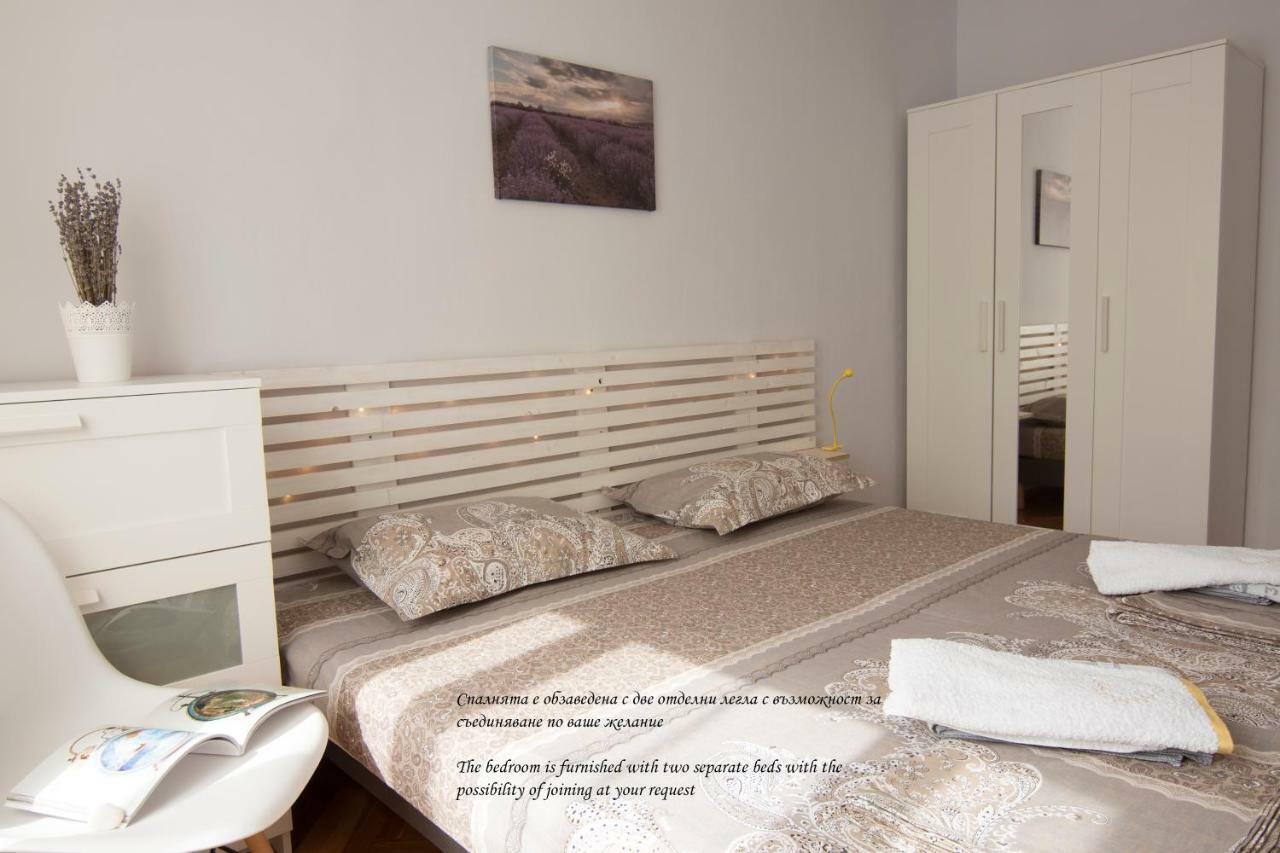 Photo Art Apartment Burgas Extérieur photo